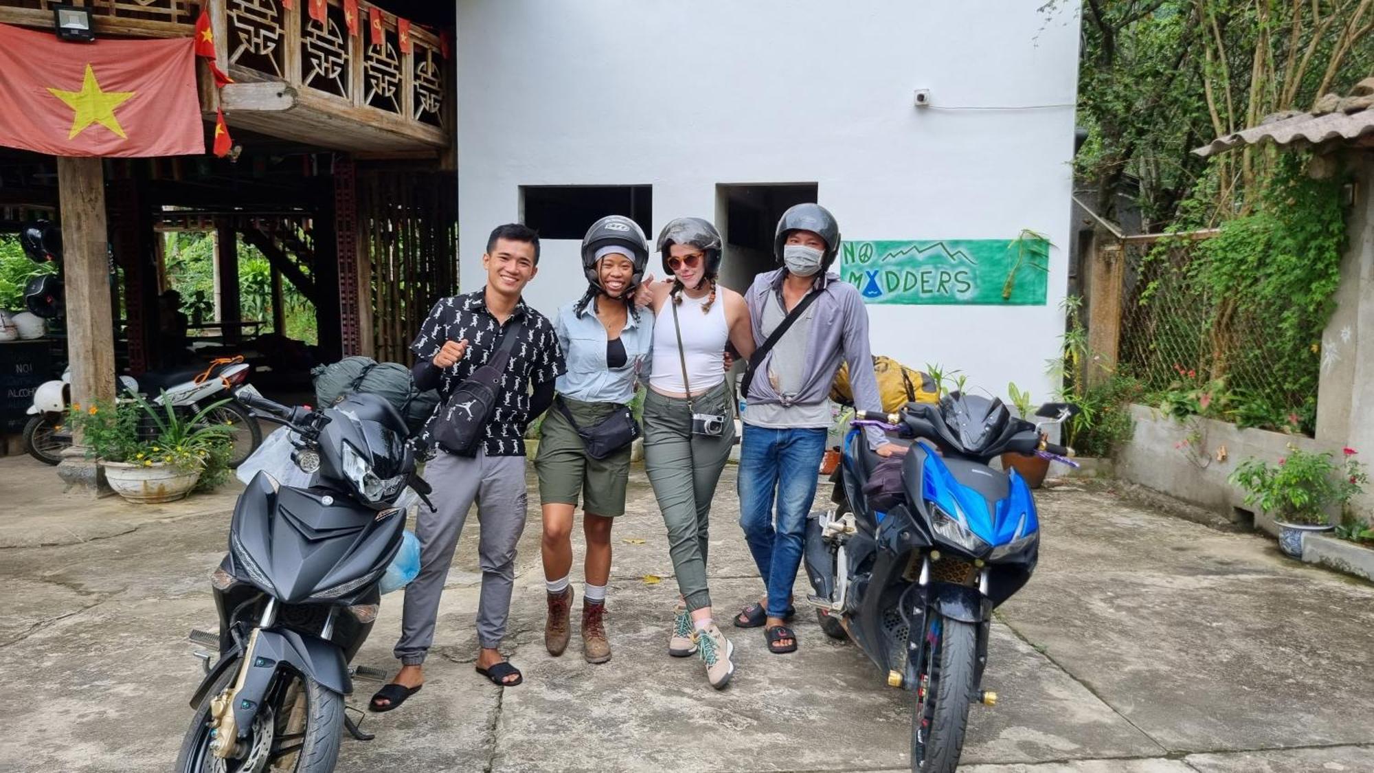 Nomadders Ha Giangホステル エクステリア 写真